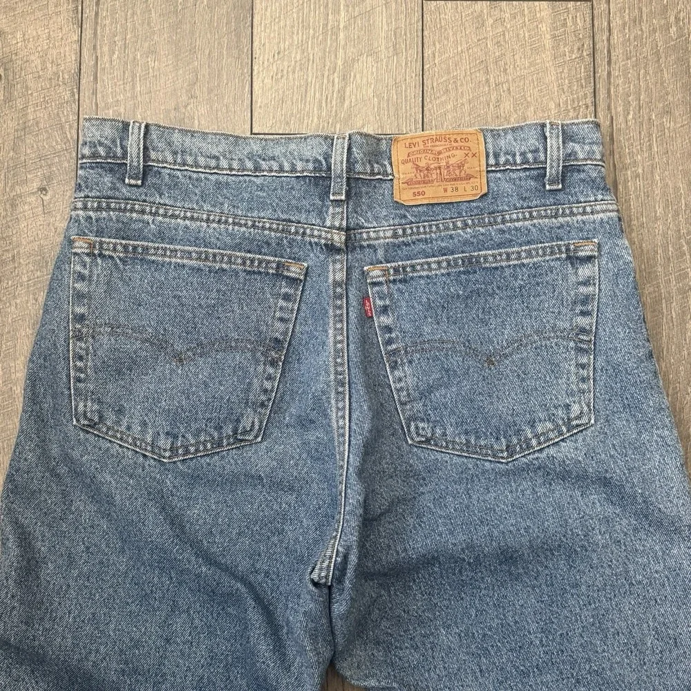Vintage 90s Levis 550 Relaxed Fit Jeans Mens 38x30 Light Wash Blue Denim Tapered